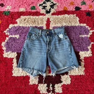 Levi’s 501 Mid-Thigh Shorts